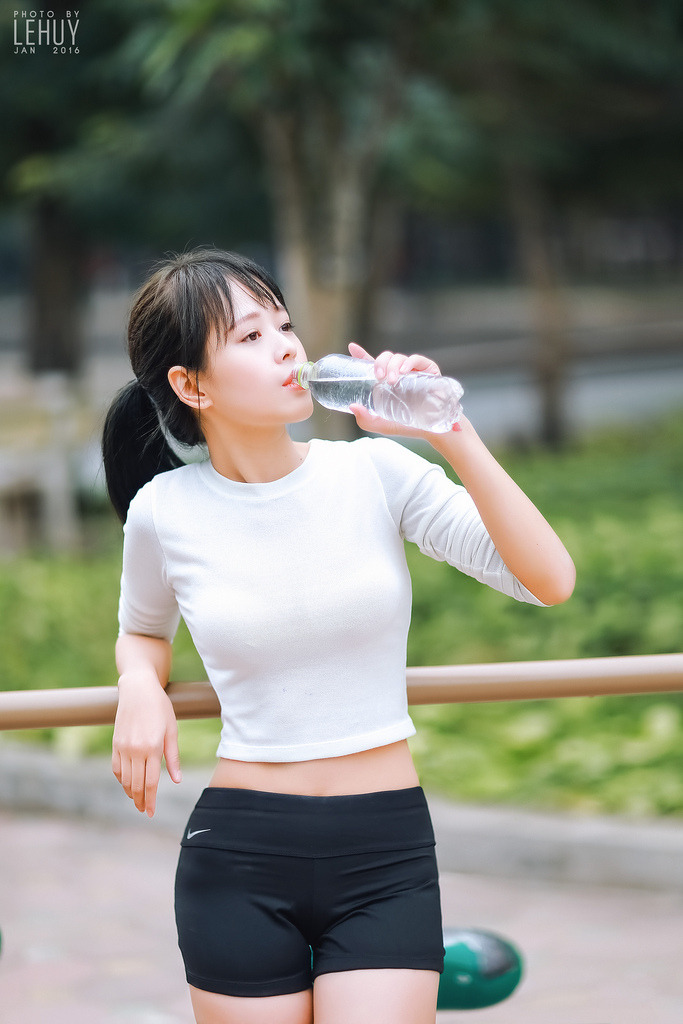 丈夫不在家进入我里面